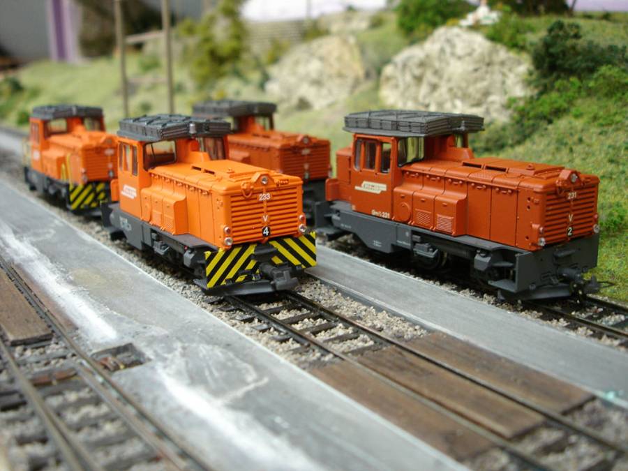 Die fertig umgebauten Gm 3/3 (nach ca. 9h Arbeit). Nur noch Griffstangen und... Die fertig umgebauten Gm 3/3 (nach ca. 9h Arbeit). Nur noch Griffstangen und...