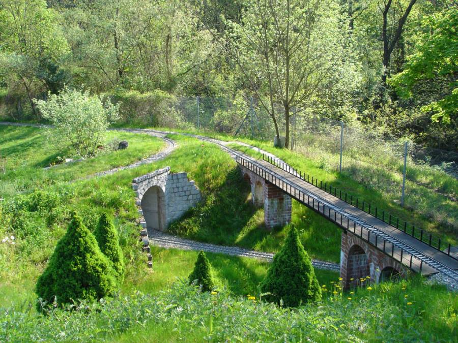 Sehr schöne Gestaltung der Landschaft und der Viadukte