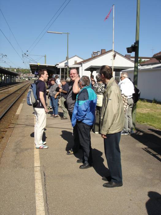 Kurzes Warten auf den Anschlusszug nach Hausach