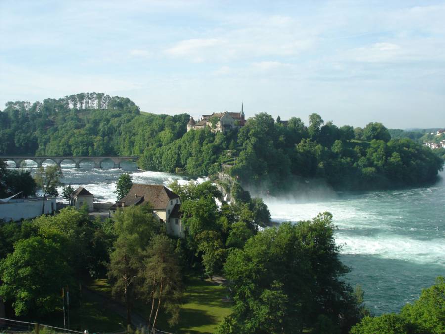 Unsere Reise führte am Rheinfall vorbei