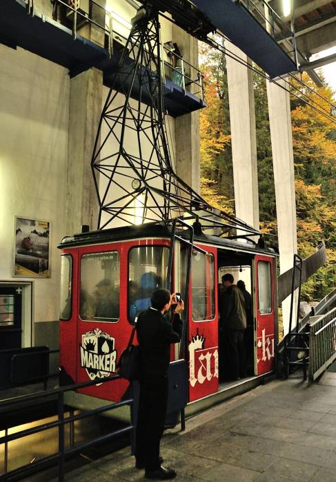 .. und zwar in die Luftseilbahn.