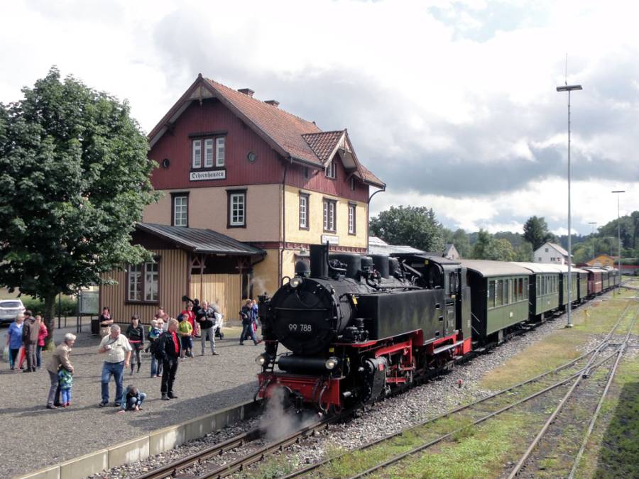 Der Zug steht wieder bereit zur Rückfahrt nach Warthausen.